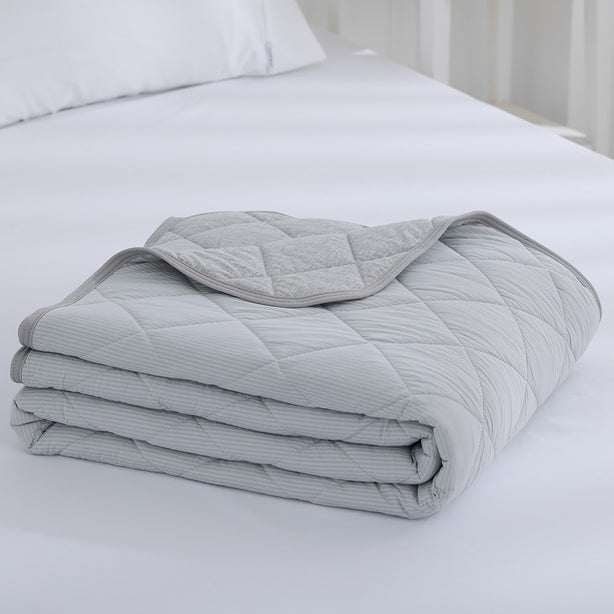 Robinsons Cooling Reversible Comforter Hotel Collection