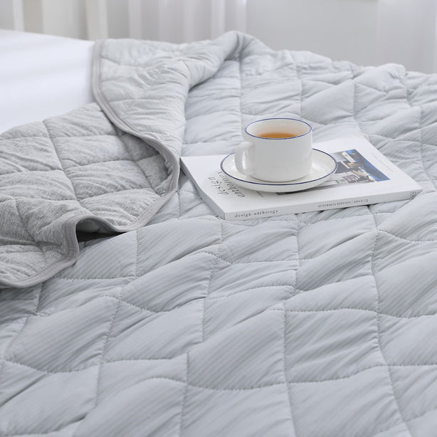 Robinsons Cooling Reversible Comforter Hotel Collection